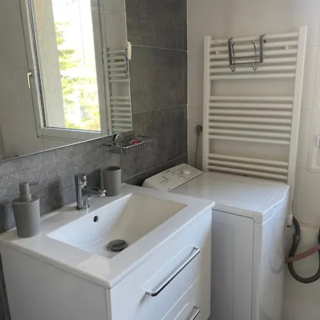 Διαμέρισμα Confortable Au Coeur De A Deux Pas Du *